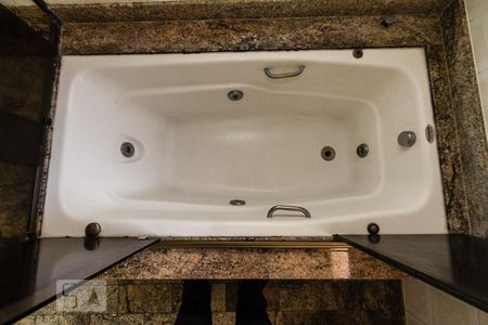 Apartamento à venda com 210m², 3 quartos e 2 vagasbanheiro suite