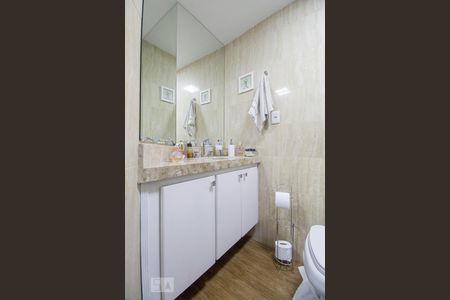 Apartamento à venda com 140m², 3 quartos e 1 vagaBanheiro do quarto 2