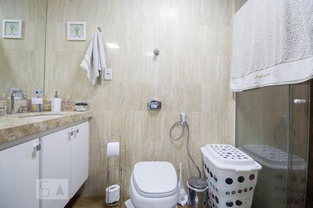 Apartamento à venda com 140m², 3 quartos e 1 vagaBanheiro do quarto 2