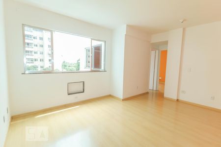Sala de apartamento para alugar com 2 quartos, 71m² em Pechincha, Rio de Janeiro