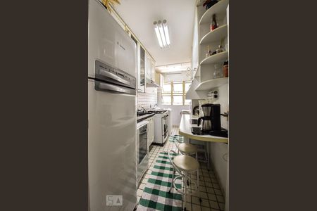 Cozinha de apartamento para alugar com 3 quartos, 67m² em Vila Sofia, São Paulo