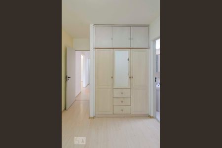 Apartamento à venda com 70m², 3 quartos e 2 vagasSuíte