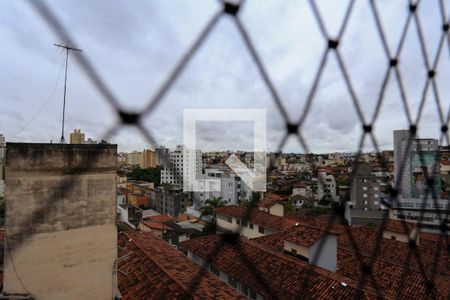 Vista sala de apartamento para alugar com 2 quartos, 68m² em Santa Efigênia, Belo Horizonte