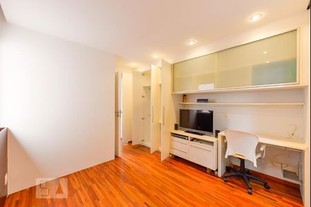 Apartamento à venda com 70m², 2 quartos e 1 vaga Apartamento à venda com 70m², 2 quartos e 1 vagaSuíte 2