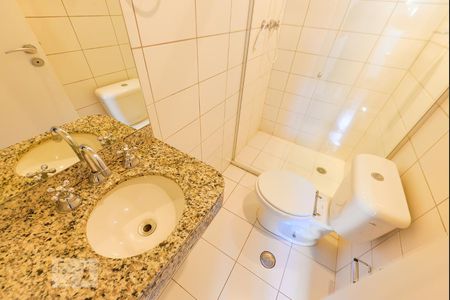 Apartamento à venda com 70m², 2 quartos e 1 vaga Apartamento à venda com 70m², 2 quartos e 1 vagaBanheiro Suíte 1