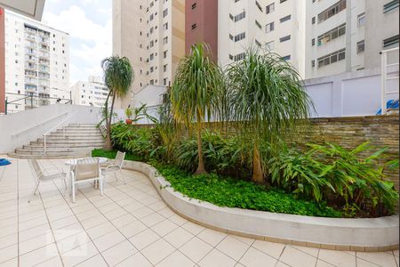 Apartamento à venda com 70m², 2 quartos e 1 vaga Apartamento à venda com 70m², 2 quartos e 1 vagaPiscina