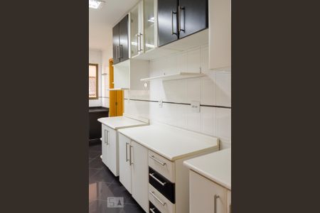 Apartamento à venda com 140m², 4 quartos e 3 vagas Apartamento à venda com 140m², 4 quartos e 3 vagasCozinha