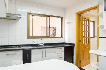 Apartamento à venda com 140m², 4 quartos e 3 vagas Apartamento à venda com 140m², 4 quartos e 3 vagasCozinha