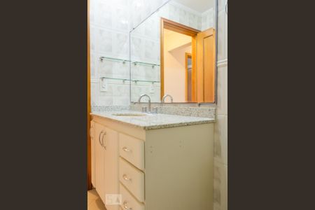 Apartamento à venda com 140m², 4 quartos e 3 vagas Apartamento à venda com 140m², 4 quartos e 3 vagasBanheiro Social