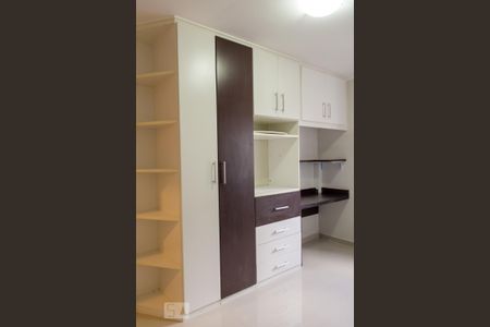 Apartamento à venda com 140m², 4 quartos e 3 vagas Apartamento à venda com 140m², 4 quartos e 3 vagasQuarto 3