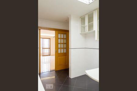 Apartamento à venda com 140m², 4 quartos e 3 vagas Apartamento à venda com 140m², 4 quartos e 3 vagasCozinha