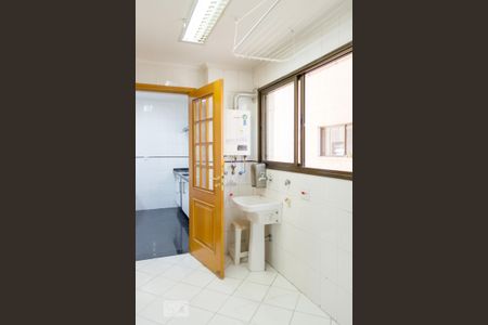 Apartamento à venda com 140m², 4 quartos e 3 vagas Apartamento à venda com 140m², 4 quartos e 3 vagasÁrea de Serviço
