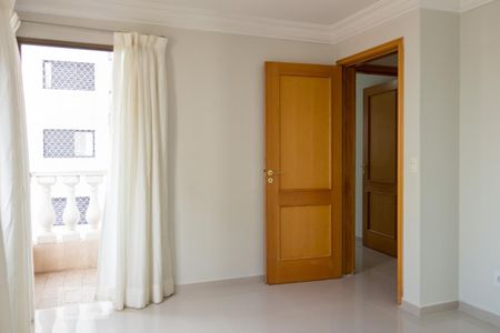 Apartamento à venda com 140m², 4 quartos e 3 vagas Apartamento à venda com 140m², 4 quartos e 3 vagasQuarto 1