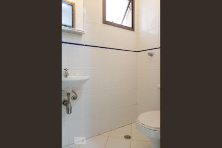 Apartamento à venda com 140m², 4 quartos e 3 vagas Apartamento à venda com 140m², 4 quartos e 3 vagasBanheiro de Serviço