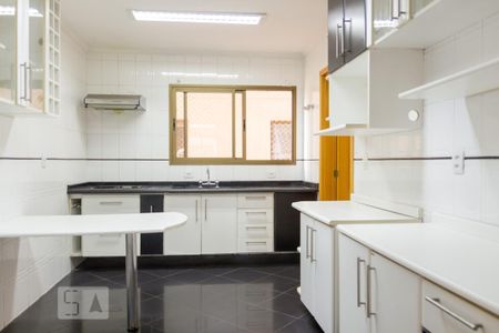 Apartamento à venda com 140m², 4 quartos e 3 vagas Apartamento à venda com 140m², 4 quartos e 3 vagasCozinha