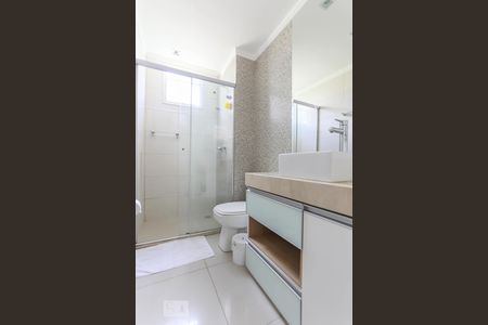 Banheiro social de apartamento para alugar com 2 quartos, 63m² em Asa Norte, Brasília