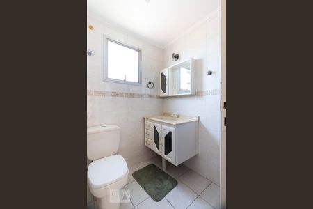 Banheiro social de apartamento para alugar com 2 quartos, 56m² em Planalto Paulista, São Paulo