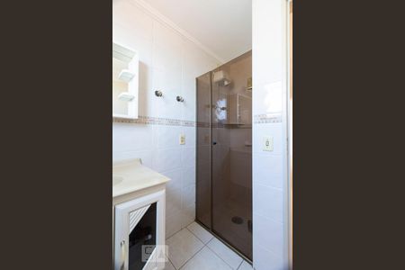 Banheiro social de apartamento para alugar com 2 quartos, 56m² em Planalto Paulista, São Paulo