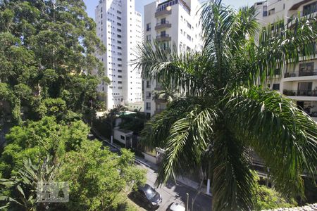 Apartamento para alugar com 256m², 4 quartos e 5 vagasVista da suíte 4
