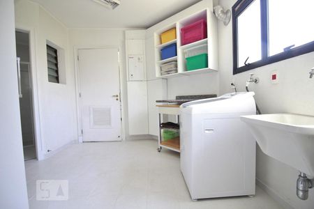 Apartamento para alugar com 256m², 4 quartos e 5 vagasÁrea de serviço