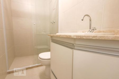 Apartamento à venda com 70m², 2 quartos e 2 vagasBanheiro da suíte 