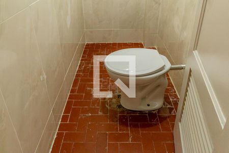 Apartamento à venda com 126m², 2 quartos e sem vaga Apartamento à venda com 126m², 2 quartos e sem vagaBanheiro de Serviço