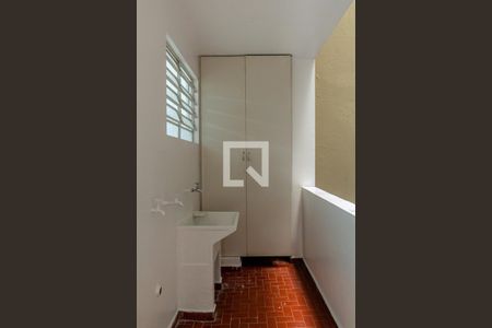 Apartamento à venda com 126m², 2 quartos e sem vaga Apartamento à venda com 126m², 2 quartos e sem vagaLavanderia