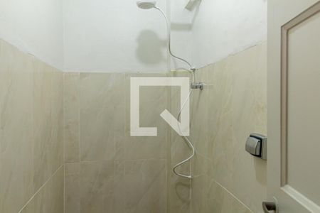 Apartamento à venda com 126m², 2 quartos e sem vaga Apartamento à venda com 126m², 2 quartos e sem vagaBanheiro de Serviço