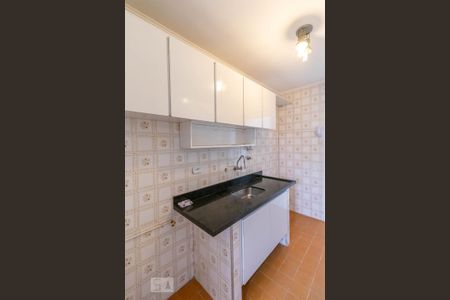 Cozinha de apartamento para alugar com 1 quarto, 45m² em Sumarezinho, São Paulo
