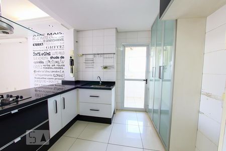 Apartamento à venda com 78m², 2 quartos e 2 vagasCozinha