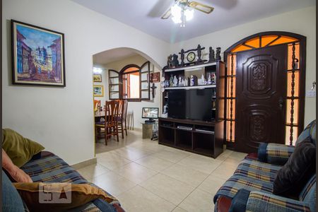 Sala de estar de casa à venda com 5 quartos, 200m² em Pinheiros, São Paulo