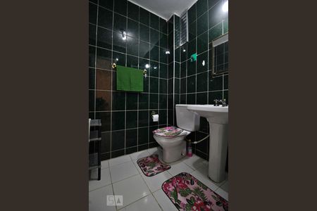 Banheiro de apartamento para alugar com 2 quartos, 47m² em Jardim Rizzo, São Paulo