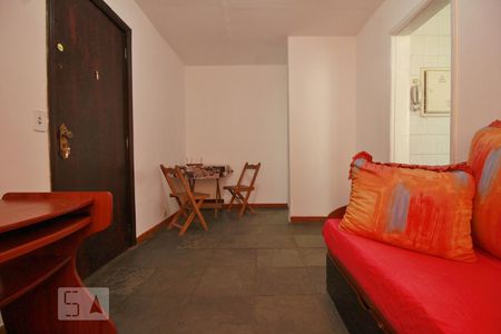 Sala de apartamento para alugar com 2 quartos, 47m² em Jardim Rizzo, São Paulo