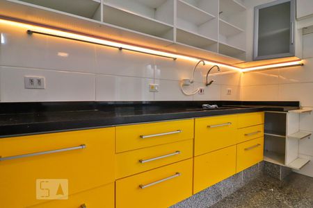 Sala/Cozinha de apartamento para alugar com 3 quartos, 148m² em Vila Madalena, São Paulo