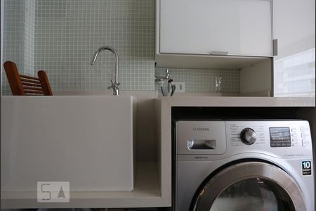 Apartamento à venda com 75m², 2 quartos e 1 vagaÁrea de Serviço