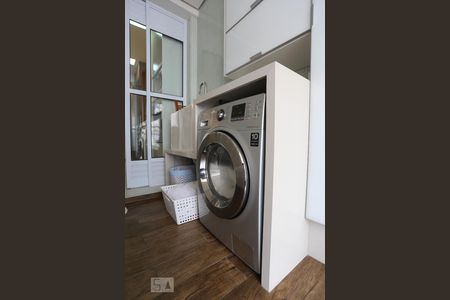 Apartamento à venda com 75m², 2 quartos e 1 vagaÁrea de Serviço