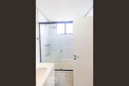 Apartamento à venda com 130m², 3 quartos e 3 vagasBanheiro suíte