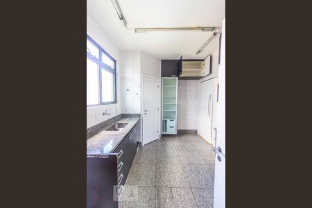 Apartamento à venda com 130m², 3 quartos e 3 vagasCozinha