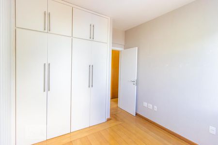 Apartamento à venda com 130m², 3 quartos e 3 vagasQuarto 02