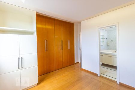 Apartamento à venda com 130m², 3 quartos e 3 vagasQuarto 01 com suíte