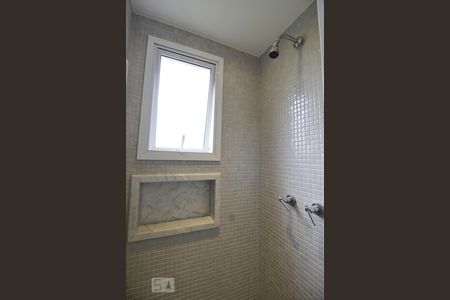 Chuveiro de kitnet/studio à venda com 1 quarto, 38m² em Vila Andrade, São Paulo