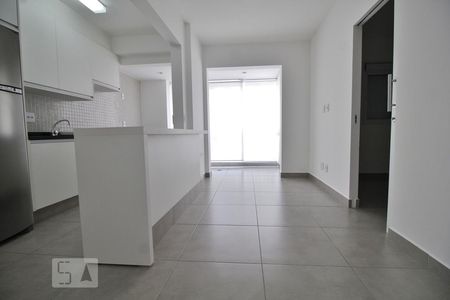 Sala e cozinha de kitnet/studio à venda com 1 quarto, 38m² em Vila Andrade, São Paulo
