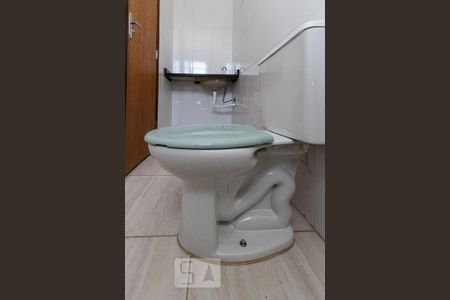 banheiro suite 01 de casa de condomínio para alugar com 2 quartos, 60m² em Chácara Belenzinho, São Paulo