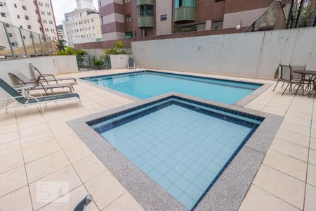 Apartamento à venda com 120m², 4 quartos e 3 vagas Apartamento à venda com 120m², 4 quartos e 3 vagasPiscina