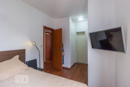 Apartamento à venda com 120m², 4 quartos e 3 vagas Apartamento à venda com 120m², 4 quartos e 3 vagasQuarto 03 com suíte