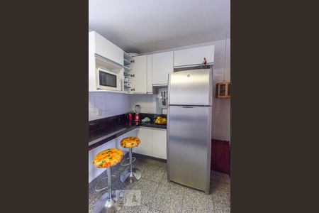 Cozinha de apartamento à venda com 4 quartos, 120m² em Buritis, Belo Horizonte