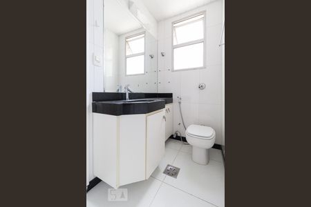 Banheiro suíte de apartamento para alugar com 4 quartos, 130m² em Lourdes, Belo Horizonte