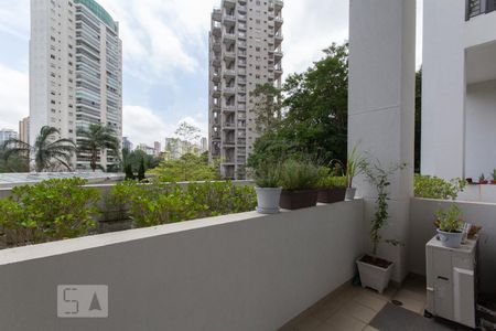 Sala (varanda) de apartamento à venda com 1 quarto, 82m² em Parque do Morumbi, São Paulo