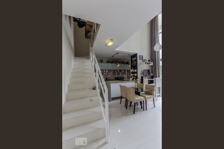 Apartamento à venda com 84m², 1 quarto e 2 vagasAcesso ao piso superior