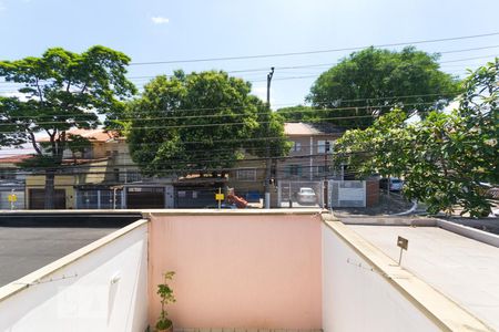 Casa para alugar com 264m², 4 quartos e 5 vagasVista da janela do quarto